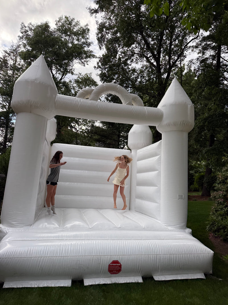 Load image into Gallery viewer, White Castle Bounce House 14.6' x 14'
