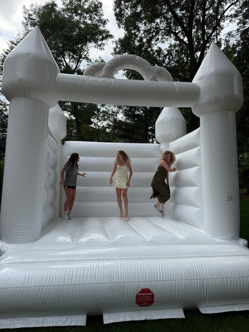 Load image into Gallery viewer, White Castle Bounce House 14.6' x 14'

